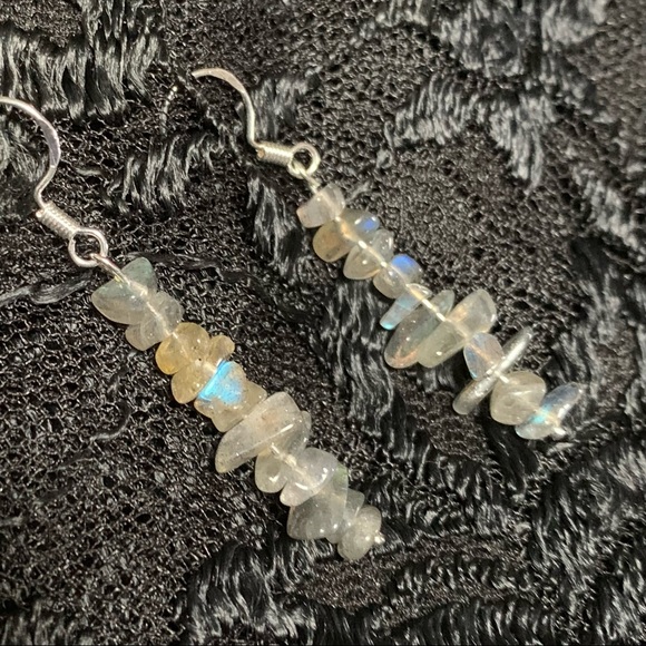 Glowing Labradorite Chip Earrings 925 - Picture 5 of 9